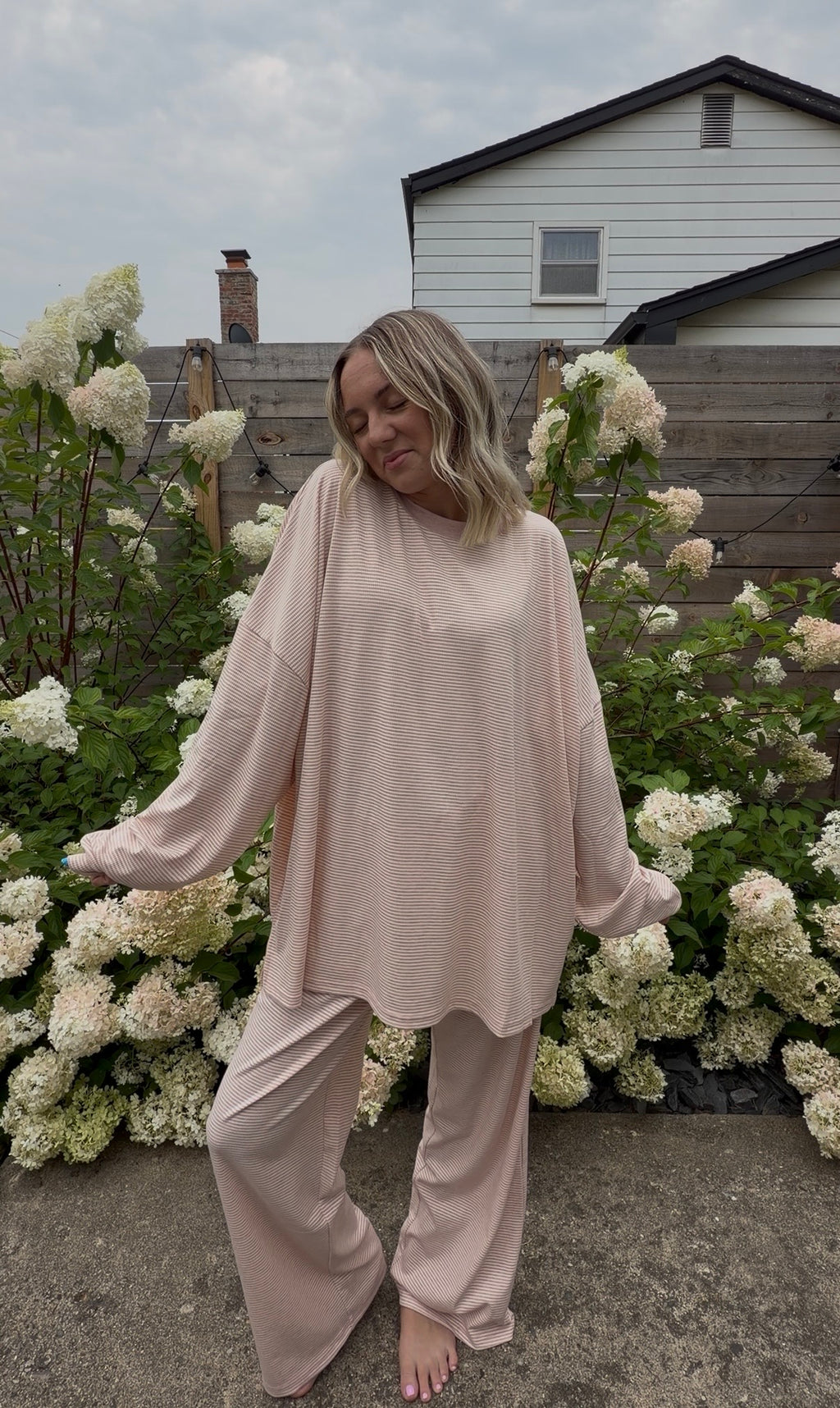 Emery Lounge Top