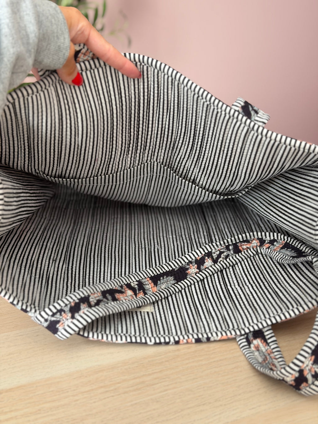 Black Floral Quilted Bag